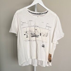 Disney Star Wars White T-Shirt. Design changes with heat. Ultraviolet ink.